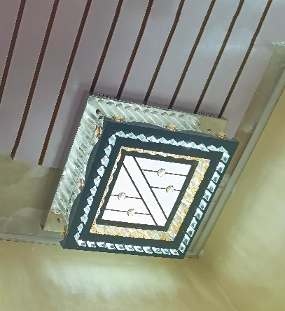 LÁMPARA CUADRADA LED